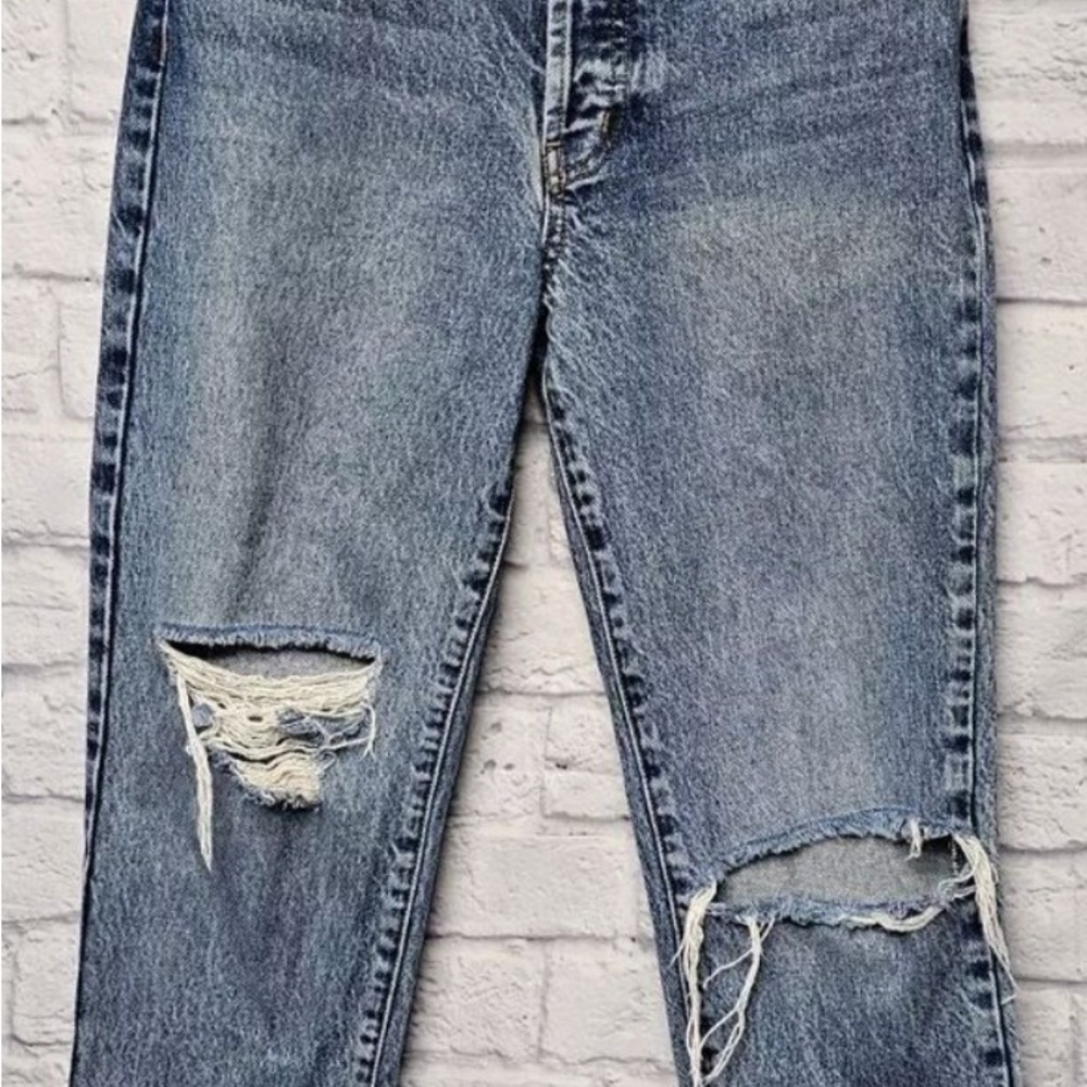 REVICE 90’s Mom Style Blue Distressed Jeans, Great Preloved Condition, SZ 25